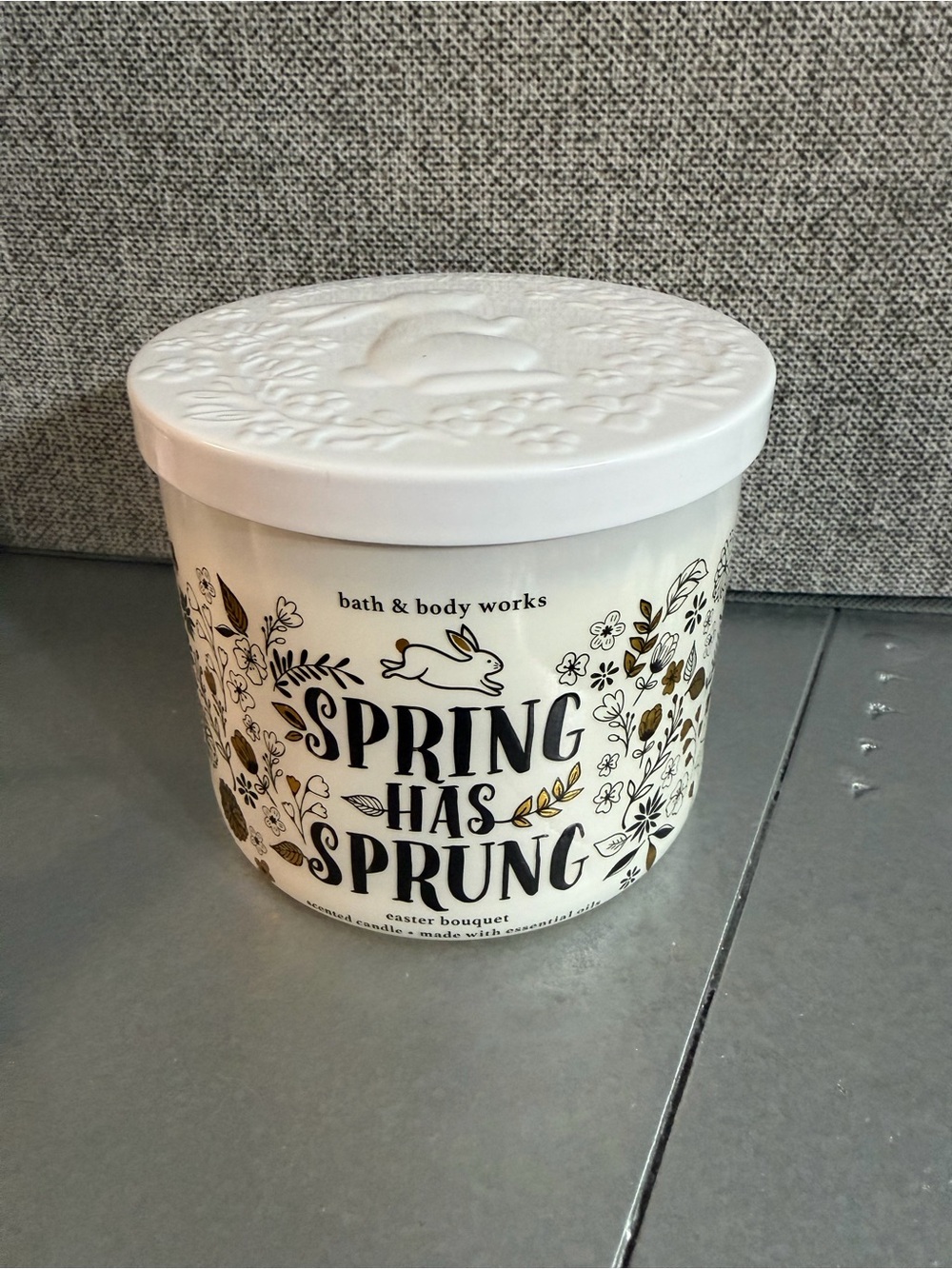 Bath & Body Works Spring Has Sprung Easter Bouquet scented candle